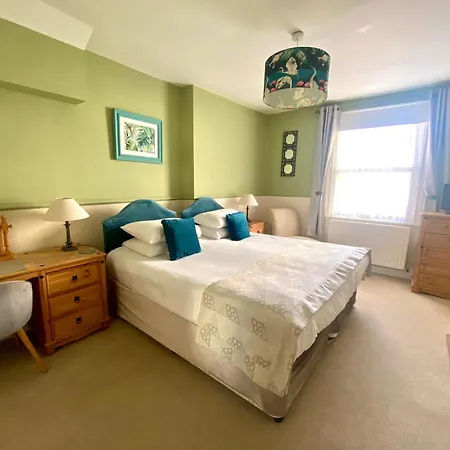 Buckingham Lodge Guest House-3