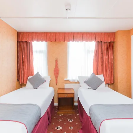 Oyo Stade Court Hotel-2