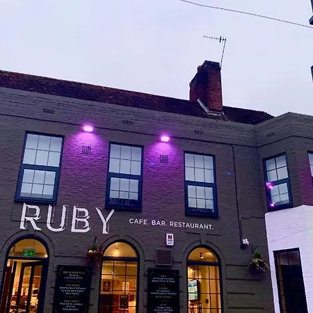 Ruby Pub & Hotel-2