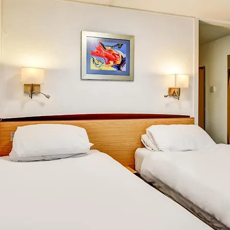 The Hotel Rafiya, Redditch-2
