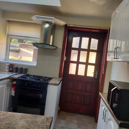 Paradise Apartment- Female Only-3