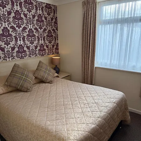 Adelaide House Hotel - Opposite Winter Gardens, Town Centre-3