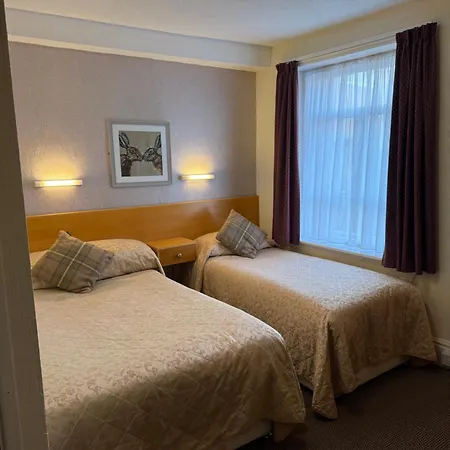 Adelaide House Hotel - Opposite Winter Gardens, Town Centre-2
