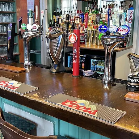 Shakers Inn-2