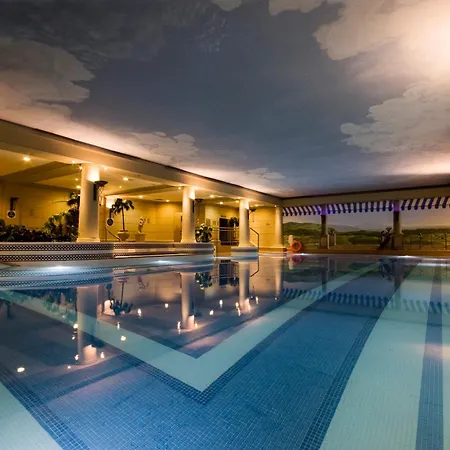Hunter Lodges By Celtic Manor-3