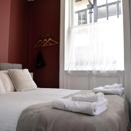 Grosvenor Place Guest House-2
