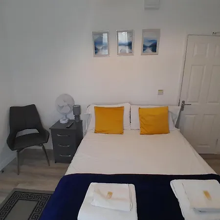 The Broadway Rooms-3
