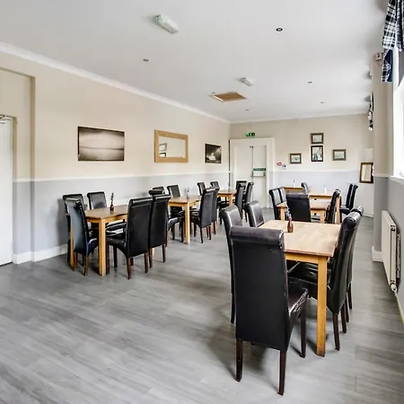 Oyo Gin House Hotel-3