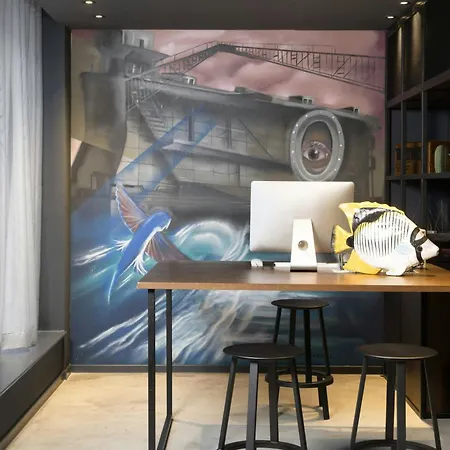 Moxy Southampton-2