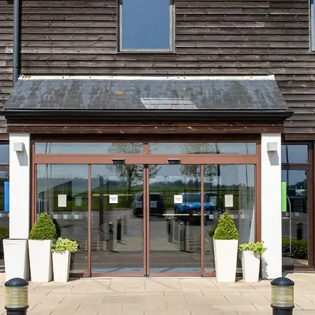 Holiday Inn Express London - Epsom Downs By Ihg-2