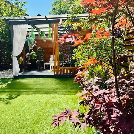 Meezee Pearl Double Bed Lodge With Free Parking-2