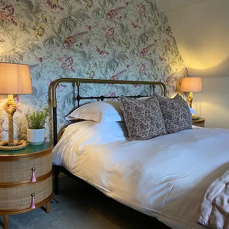 Halford House - Adults Only Guest House-2