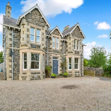 Kinnaird Country House With Hot Tub-3