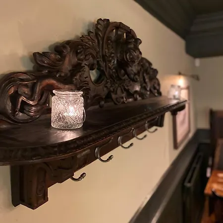 The Red Lion-2