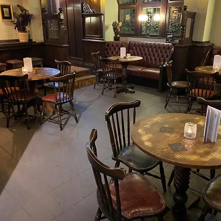 The Red Lion-3