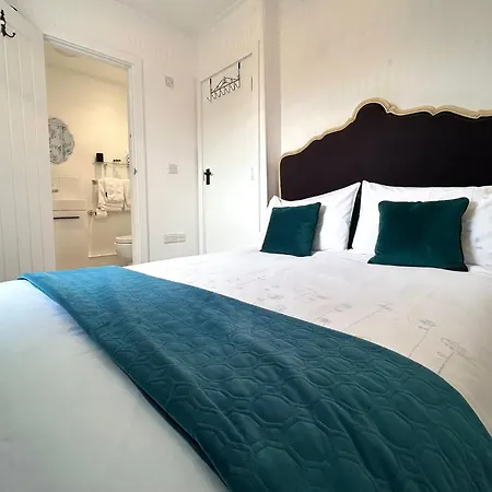 Britannia House Vintage B&B Cornwall-3
