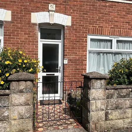 St Anne's Road Guest House-2