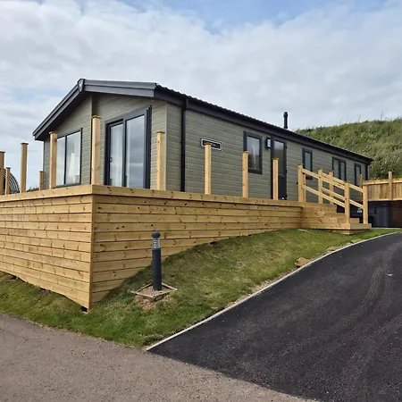 Sauchope Links Holiday Lodge And Glamping Park-3