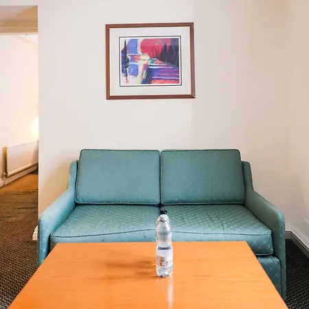 Tong Park Hotel-2