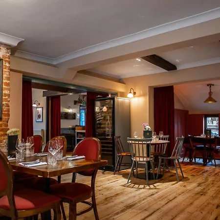 Cromwell Arms Country Pub With Rooms-3