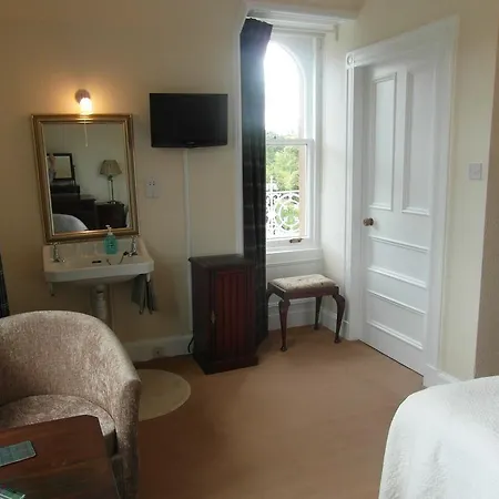 Holly Lodge-3