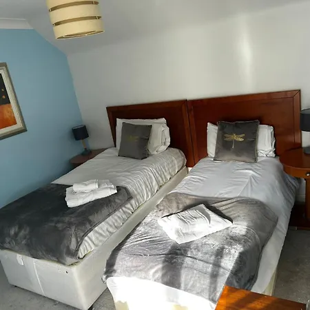 The Rose And Crown Hotel-3