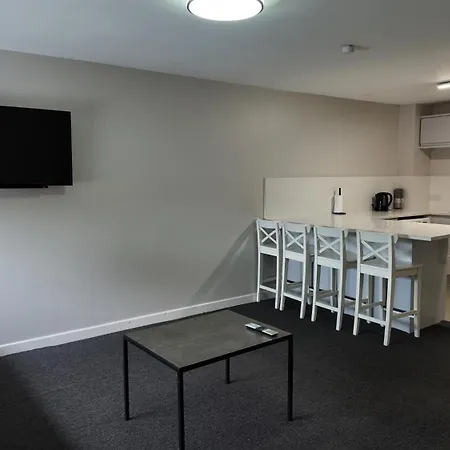 Ryan I Air I Bnb - 102 Mill Street - Free Parking-3