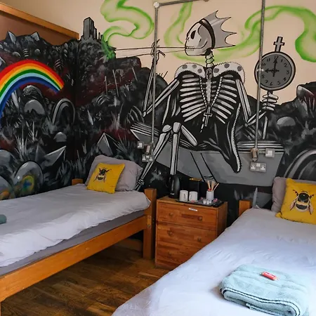 The Full Moon Backpackers-2