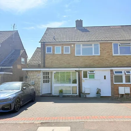 Easystay - Bright & Spacious House, Recently Renovated, Free Parking Near Luton Airport-2