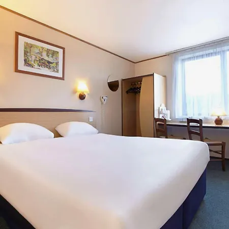 The Beacon Hotel, Cardiff, Part Of The Ag Collection-2