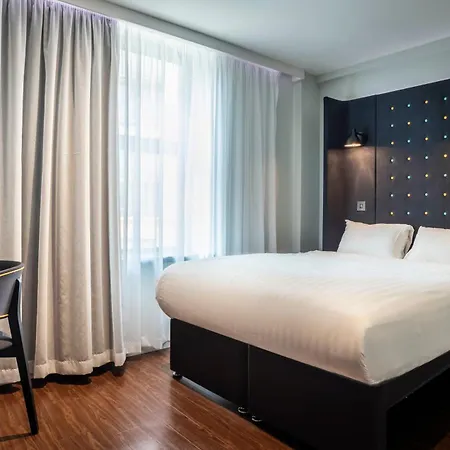 Point A Hotel London Paddington-3