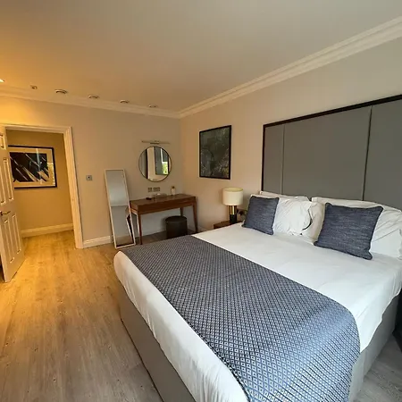 Commodore Hotel-3