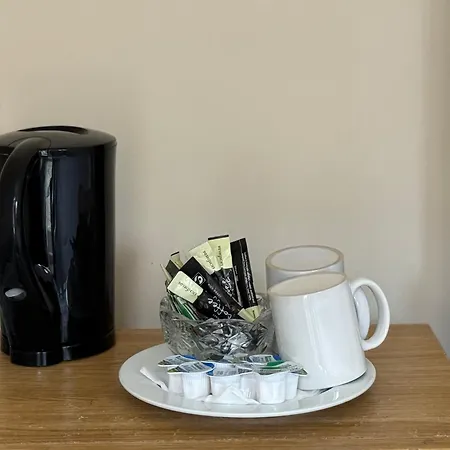 Airport Guest House-2