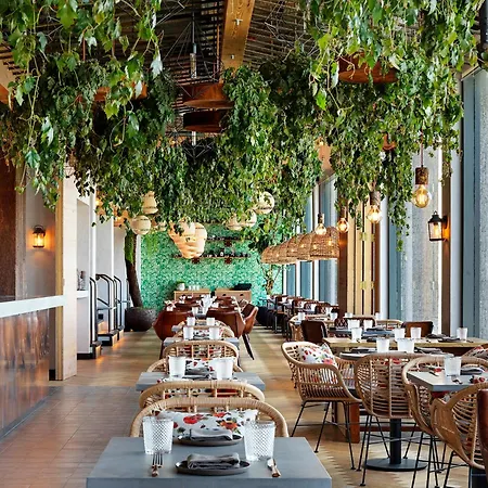 Treehouse Hotel London-2