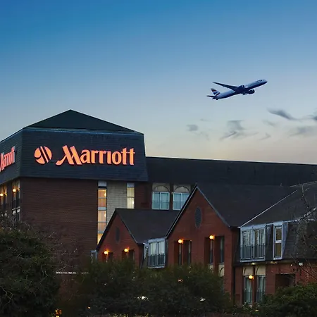 Delta Hotels By Marriott Heathrow Windsor-3