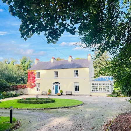 Larchmount House B&B-2