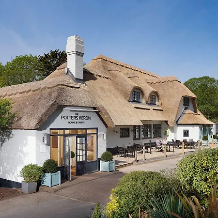 The Potters Heron - A Heartwood Inn-2