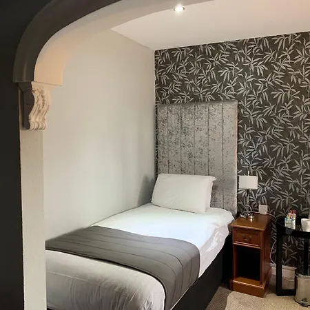 Barons Court Hotel Walsall-2