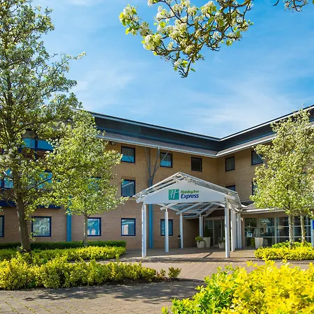 Holiday Inn Express Milton Keynes By Ihg-3