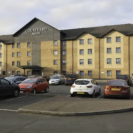 Courtyard By Marriott Glasgow Airport-3
