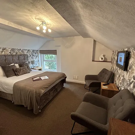 Lynton House-2