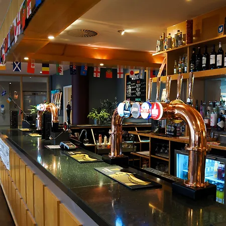 Future Inn Cardiff Bay-2