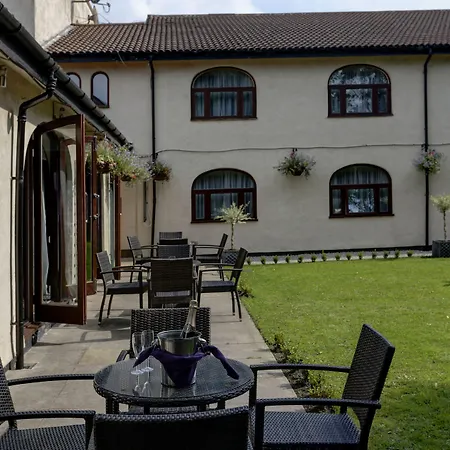 Everglades Hotel Widnes-3