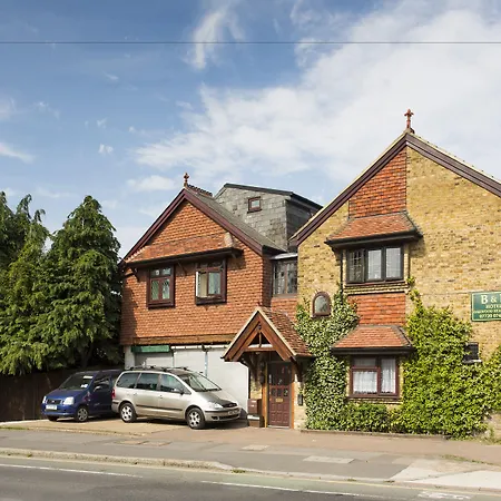 Oakwood Bed And Breakfast Heathrow-3