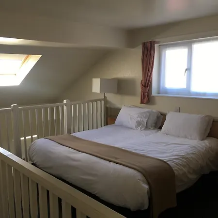 Moreton Park Hotel-2