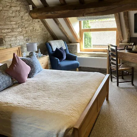 Old Downton Lodge-2