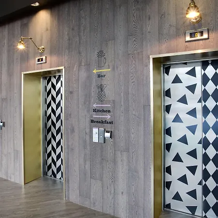 Leonardo Hotel Brighton-3