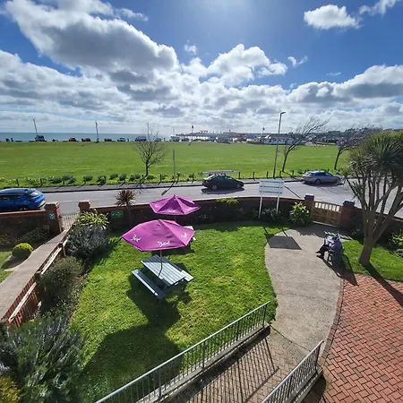Beach Hotel Torbay B&B-3