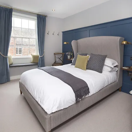 The George Townhouse-3