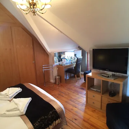 Ty Rosa Rooms-3